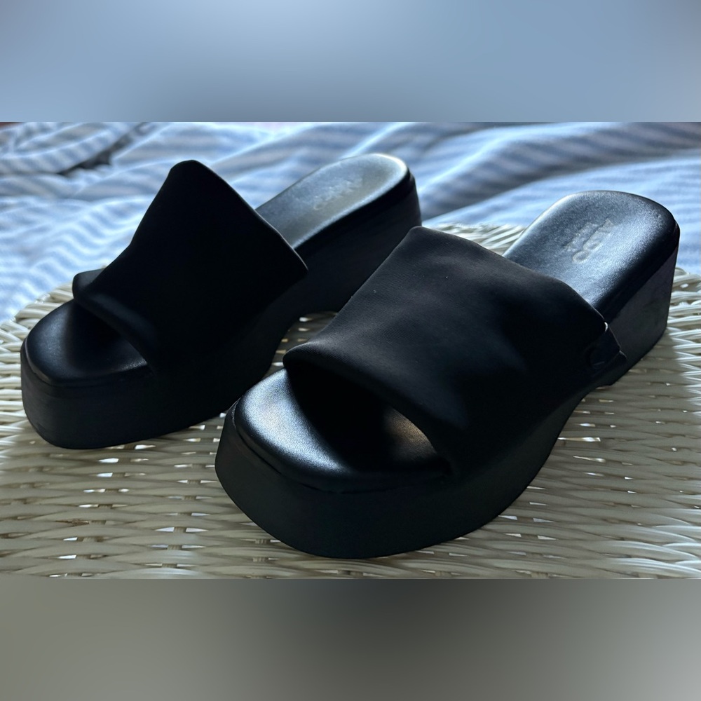 Sz 6 Aldo Yassa Black Platform Slide Sandals